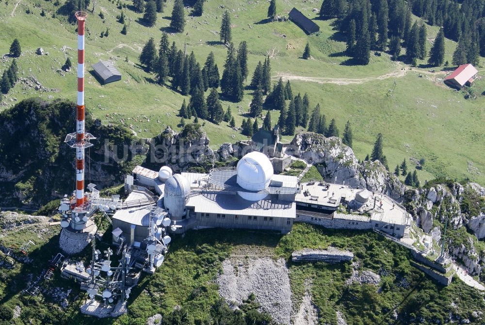 Bayrischzell aus der Vogelperspektive: Stahlmast- Funkturm und Sendeanlage als Grundnetzsender Sender Wendelstein in Bayrischzell im Bundesland Bayern, Deutschland