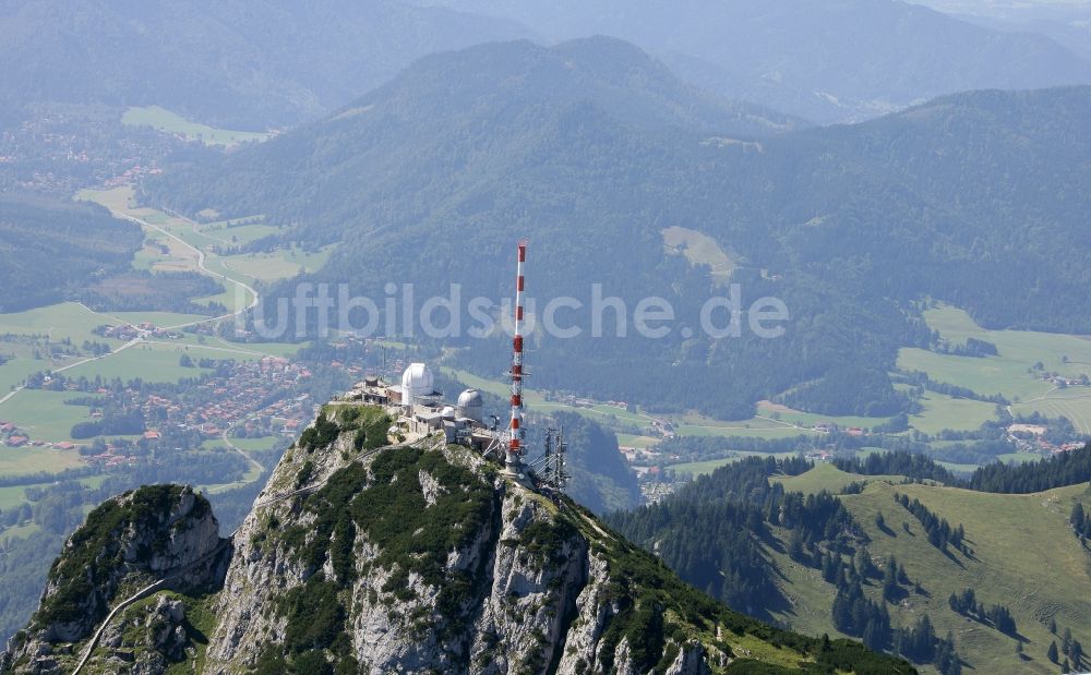 Luftbild Bayrischzell - Stahlmast- Funkturm und Sendeanlage als Grundnetzsender Sender Wendelstein in Bayrischzell im Bundesland Bayern, Deutschland