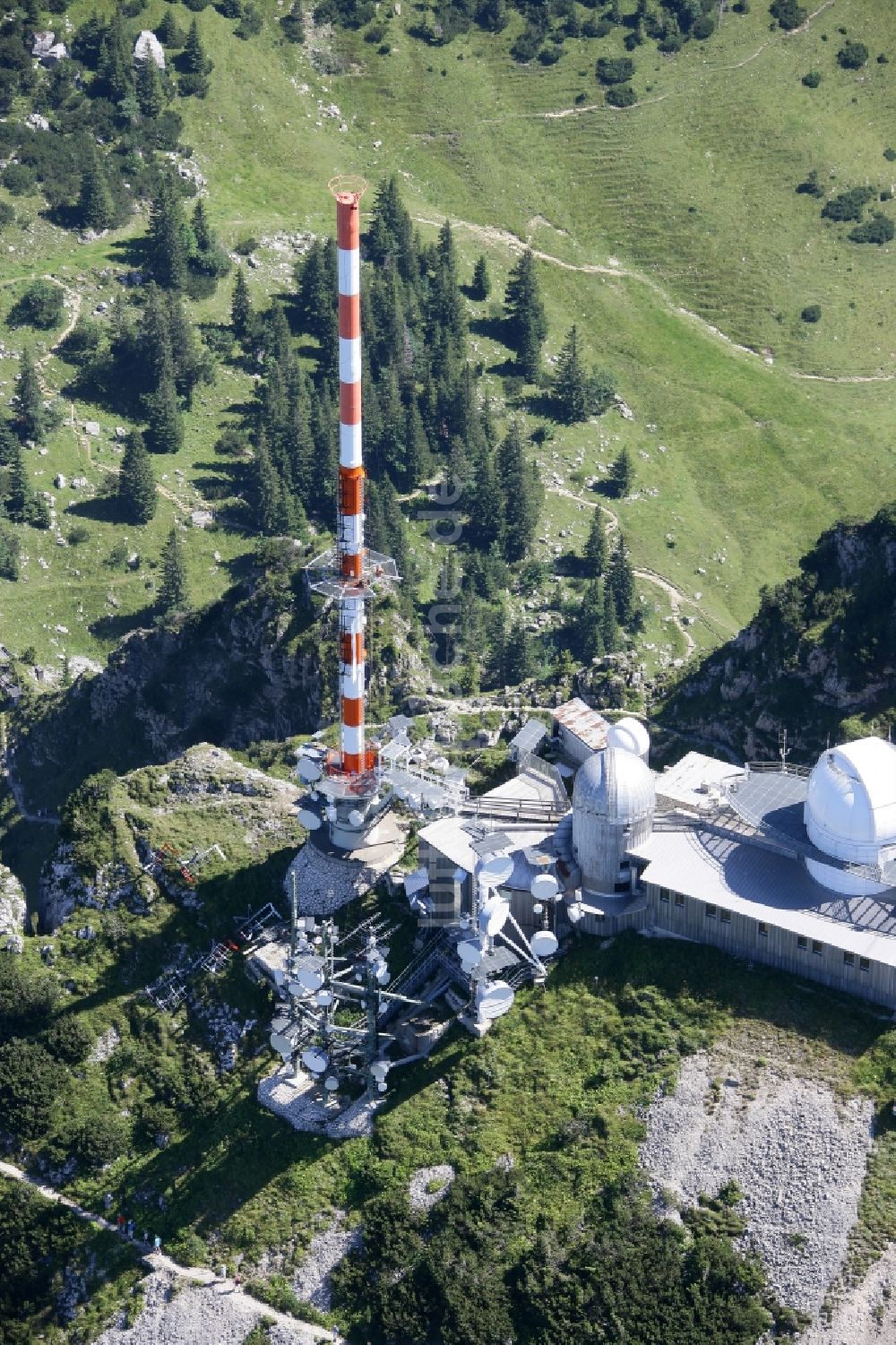 Luftbild Bayrischzell - Stahlmast- Funkturm und Sendeanlage als Grundnetzsender Sender Wendelstein in Bayrischzell im Bundesland Bayern, Deutschland