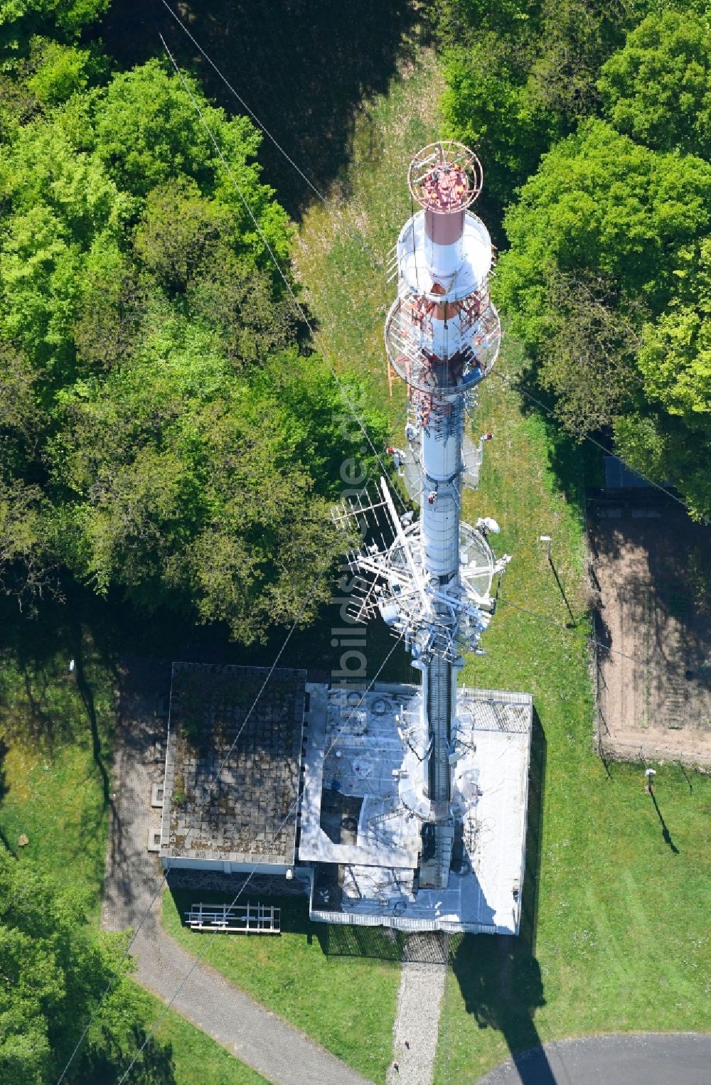 Kleve von oben - Stahlmast- Funkturm und Sendeanlage als Grundnetzsender des WDR in Kleve im Bundesland Nordrhein-Westfalen, Deutschland