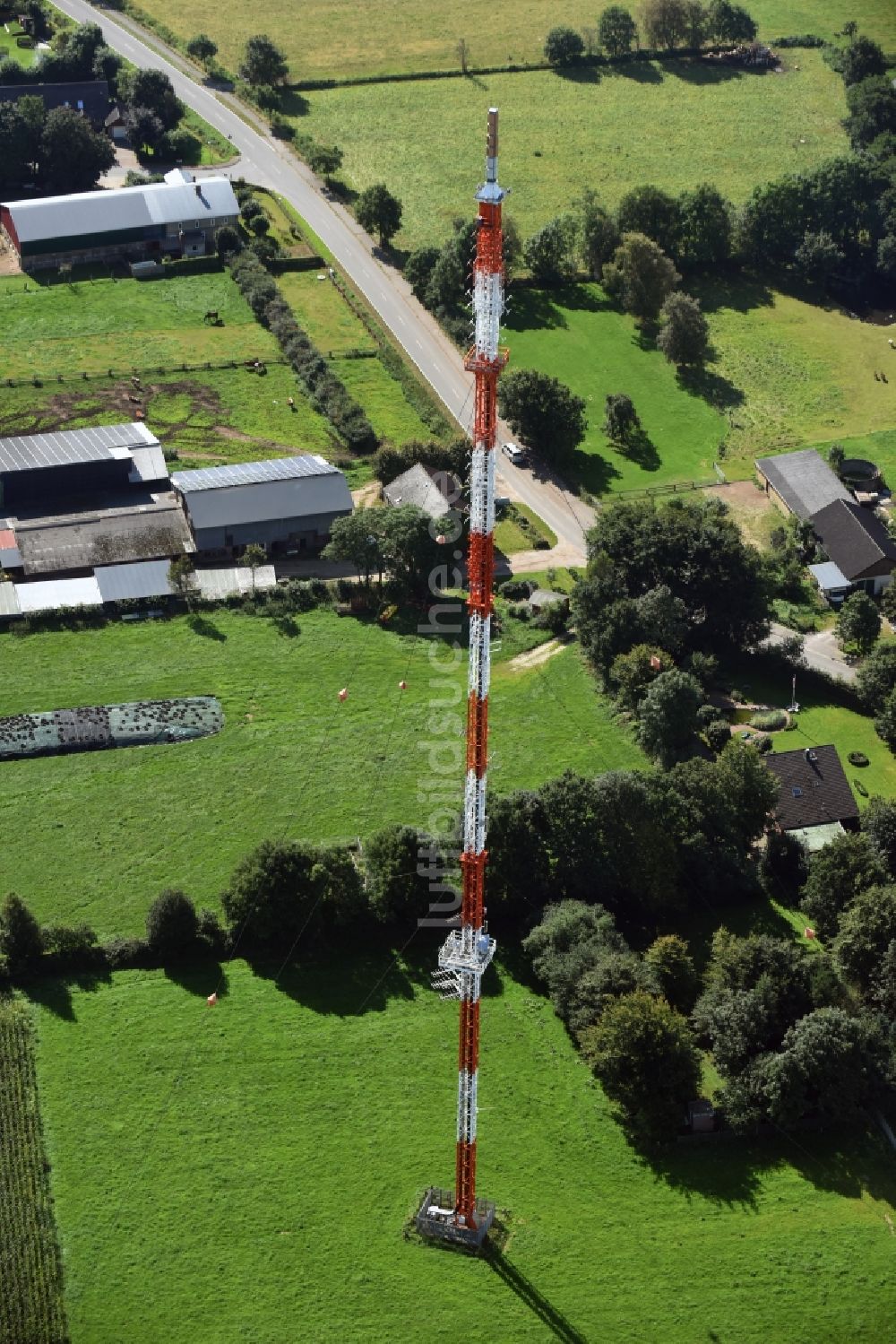 Luftbild Welmbüttel - Stahlmast- Funkturm und Sendeanlage in Welmbüttel im Bundesland Schleswig-Holstein