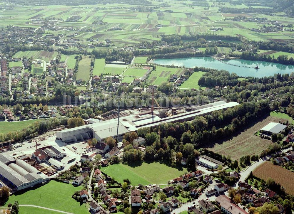 Freilassing / Bayern aus der Vogelperspektive: Stahlwerk Annahütte der Unternehmensgruppe MAX AICHER in Freilassing.