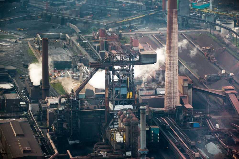 Duisburg aus der Vogelperspektive: Stahlwerk und Hüttenwerke Krupp Mannesmann GmbH in Duisburg im Bundesland Nordrhein-Westfalen, Deutschland