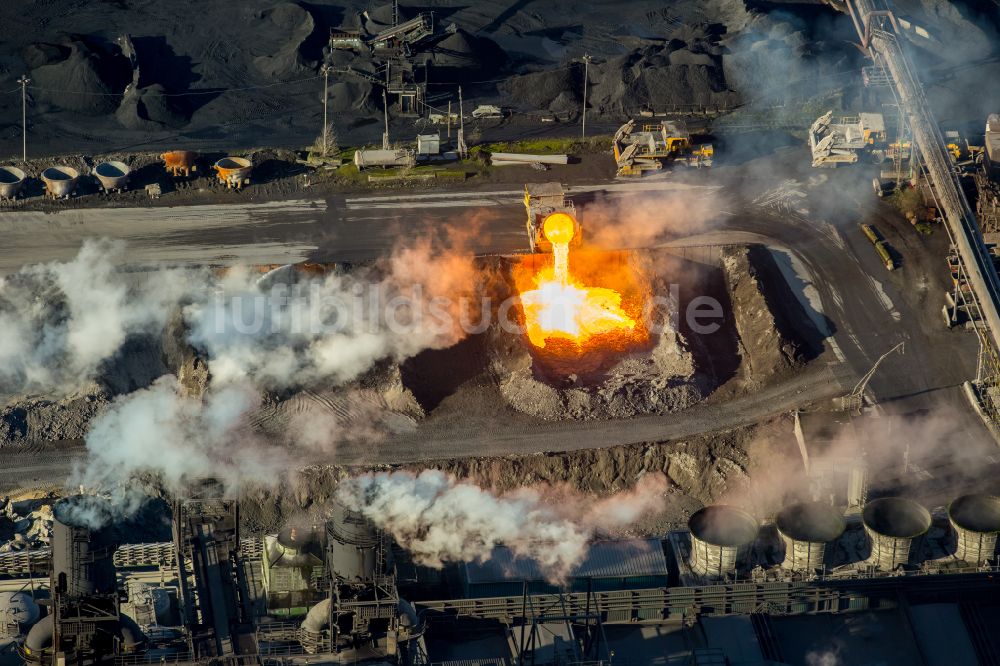 Duisburg aus der Vogelperspektive: Stahlwerk und Hüttenwerke Krupp Mannesmann GmbH in Duisburg im Bundesland Nordrhein-Westfalen, Deutschland