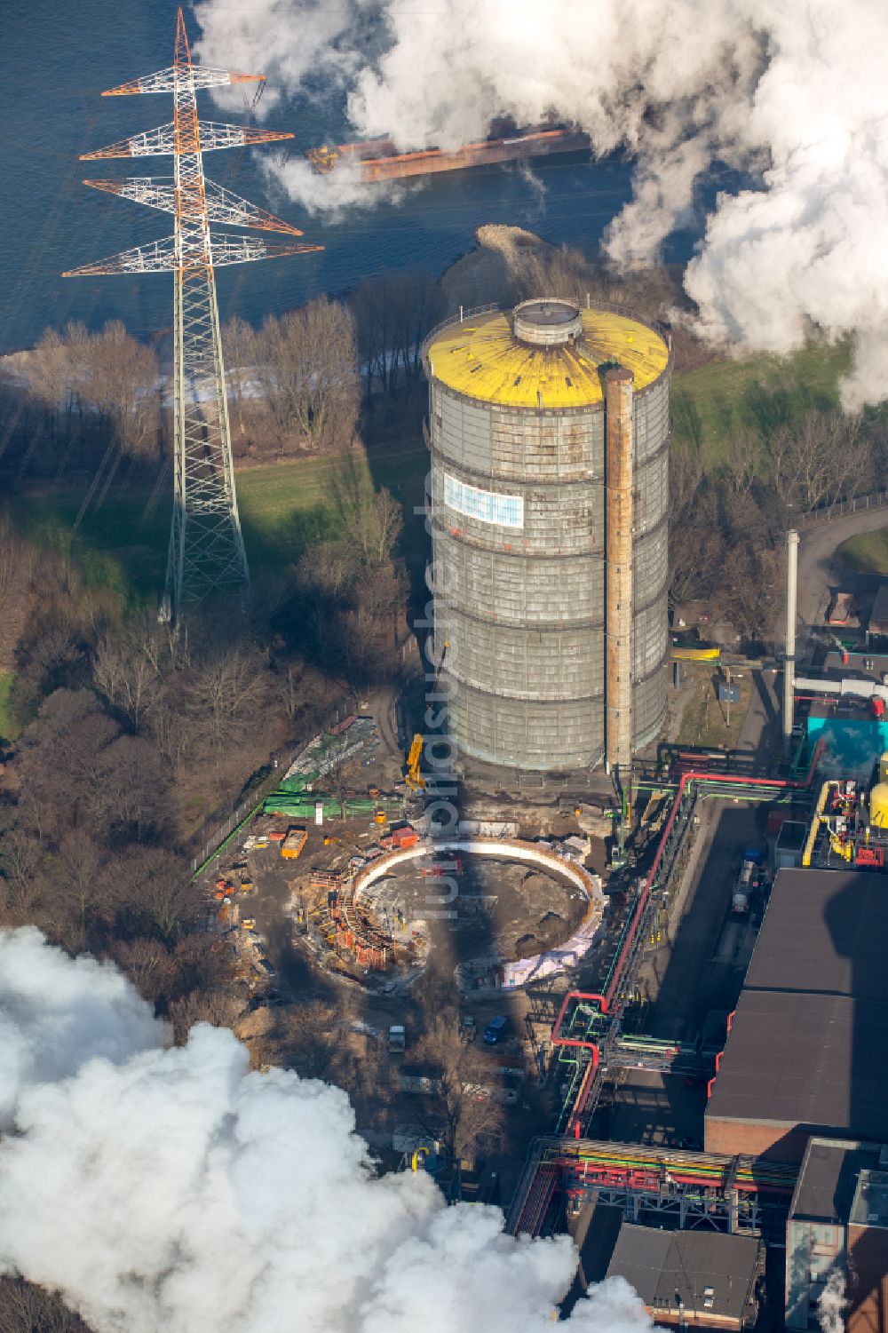 Luftaufnahme Duisburg - Stahlwerk und Hüttenwerke Krupp Mannesmann GmbH im Ortsteil Hüttenheim in Duisburg im Bundesland Nordrhein-Westfalen, Deutschland