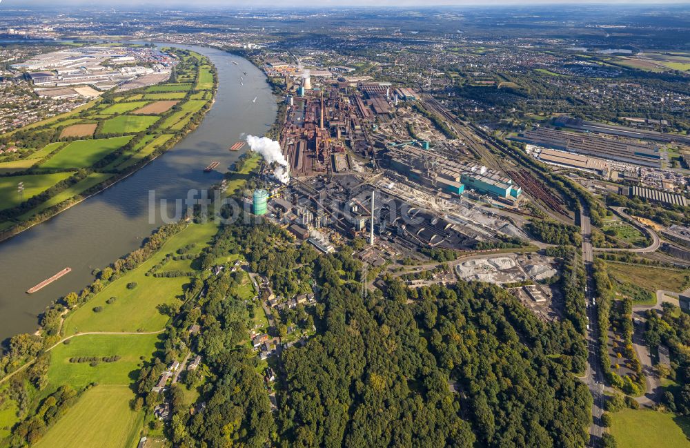 Duisburg aus der Vogelperspektive: Stahlwerk und Hüttenwerke Krupp Mannesmann GmbH im Ortsteil Hüttenheim in Duisburg im Bundesland Nordrhein-Westfalen, Deutschland