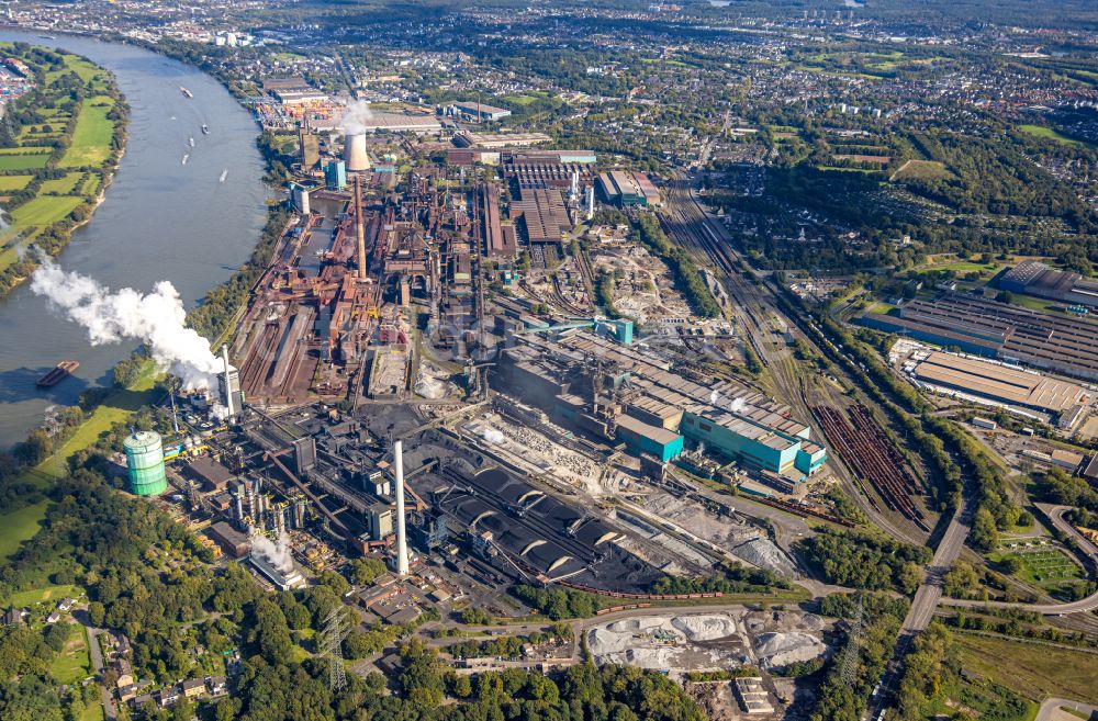 Duisburg von oben - Stahlwerk und Hüttenwerke Krupp Mannesmann GmbH im Ortsteil Hüttenheim in Duisburg im Bundesland Nordrhein-Westfalen, Deutschland