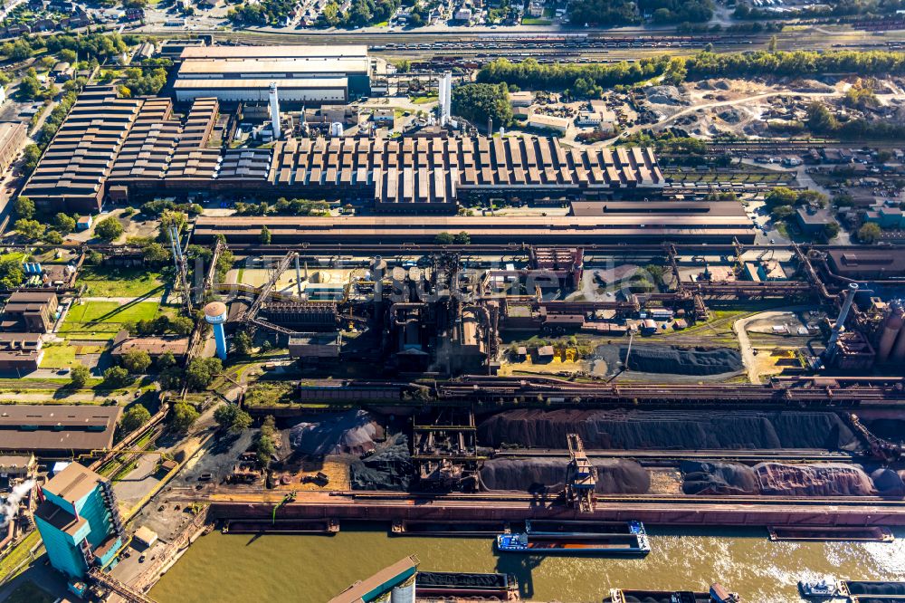 Duisburg aus der Vogelperspektive: Stahlwerk und Hüttenwerke Krupp Mannesmann GmbH im Ortsteil Hüttenheim in Duisburg im Bundesland Nordrhein-Westfalen, Deutschland