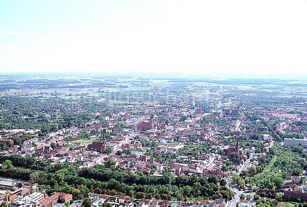 Standal / Sachsen-Anhalt von oben - Standal / Sachsen-Anhalt Stadtansicht mit Blick auf das Stadtzentrum von Standal, eine alte Hansestadt, in Sachsen-Anhalt 06