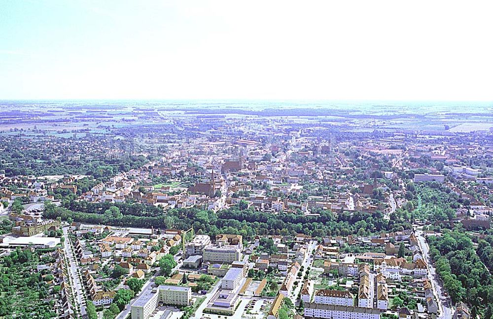 Standal / Sachsen-Anhalt aus der Vogelperspektive: Standal / Sachsen-Anhalt Stadtansicht mit Blick auf das Stadtzentrum von Standal, eine alte Hansestadt, in Sachsen-Anhalt 06