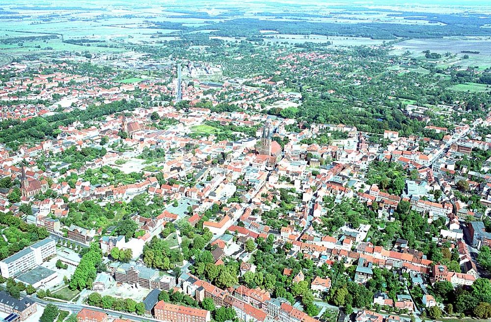 Luftbild Standal / Sachsen-Anhalt - Standal / Sachsen-Anhalt Stadtansicht mit Blick auf das Stadtzentrum von Standal, eine alte Hansestadt, in Sachsen-Anhalt 06