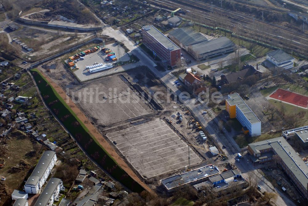 Berlin aus der Vogelperspektive: Standort der neuen Sportanlage Fischerstraße 15 in Berlin Friedrichsfelde