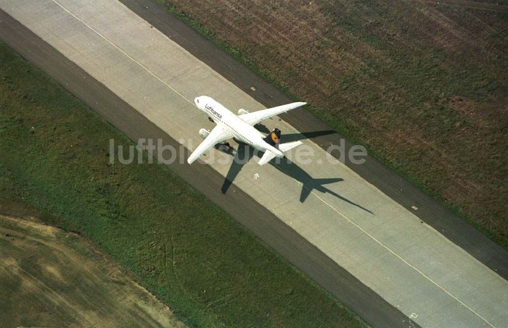 Luftaufnahme Dresden - Klotsche - Start auf dem Flughafen Dresden Klotsche