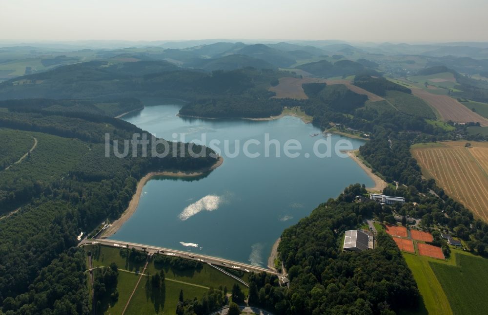 Meschede von oben - Staubecken und Stausee in Meschede im Bundesland Nordrhein-Westfalen