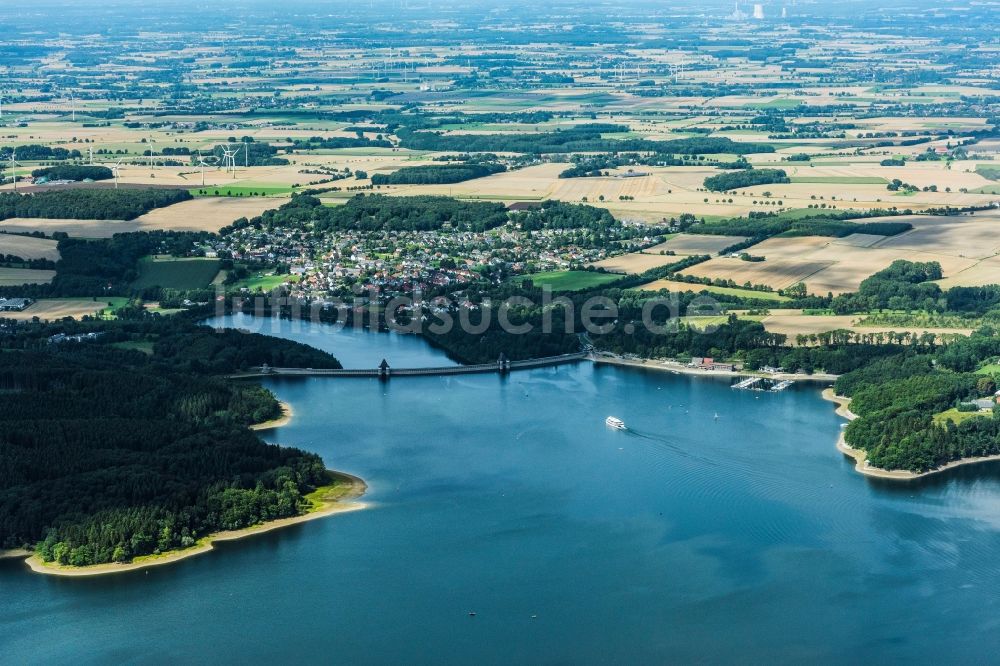 Luftbild Möhnesee - Staubecken und Stausee in Möhnesee im Bundesland Nordrhein-Westfalen, Deutschland