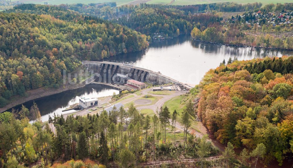 Luftbild Kriebstein - Staudamm am Stausee des Wasserkraftwerkes in Kriebstein im Bundesland Sachsen, Deutschland