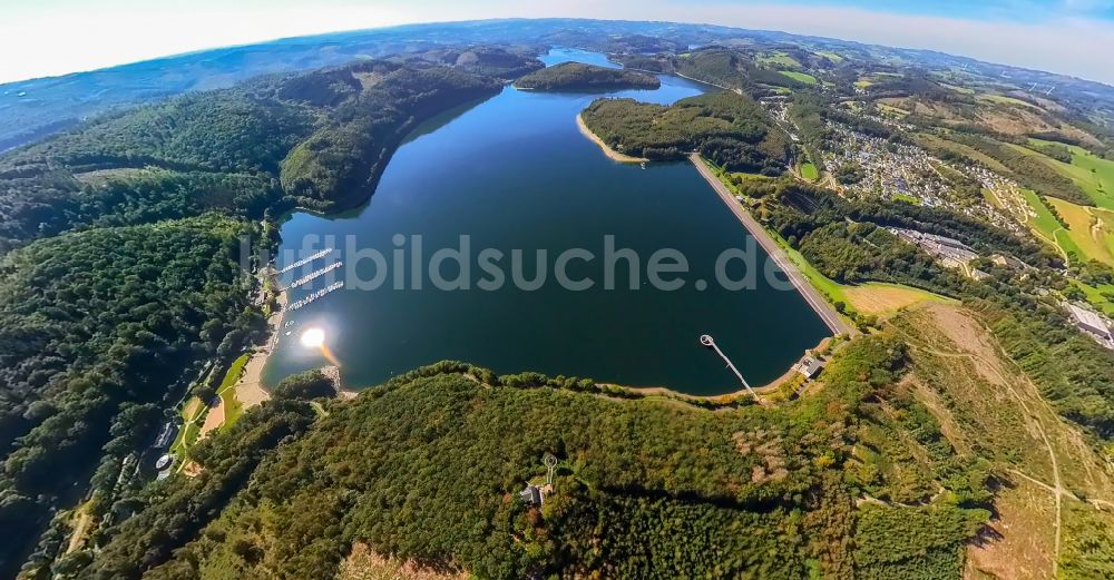 Attendorn aus der Vogelperspektive: Stausee Biggetalsperre bei Attendorn im Bundesland Nordrhein-Westfalen, Deutschland