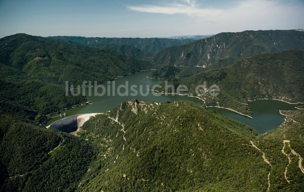 Osor aus der Vogelperspektive: Stausee Panta de Susqueda bei Osor in der Provinz Girona in Spanien