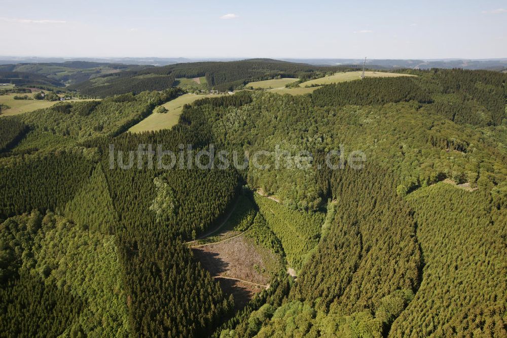 Rönkhausen aus der Vogelperspektive: Stausee / Speichersee / Speicherbecken Rönkhausen - Finnentrop