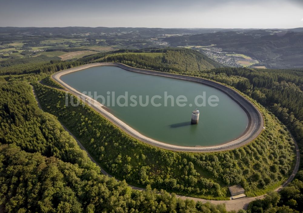 Luftbild Finnentrop - Rönkhausen - Stausee / Speichersee / Speicherbecken Rönkhausen - Finnentrop im Sauerland in Nordrhein-Westfalen