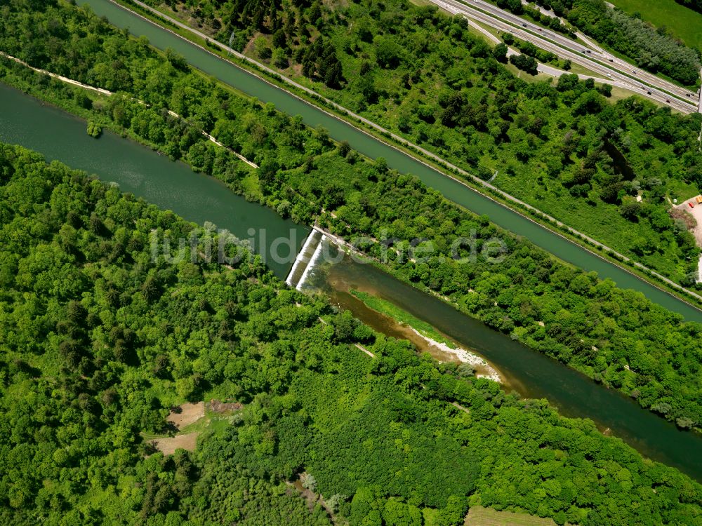 Fellheim aus der Vogelperspektive: Staustufe am Ufer des Fluss Iller in Fellheim im Bundesland Bayern, Deutschland