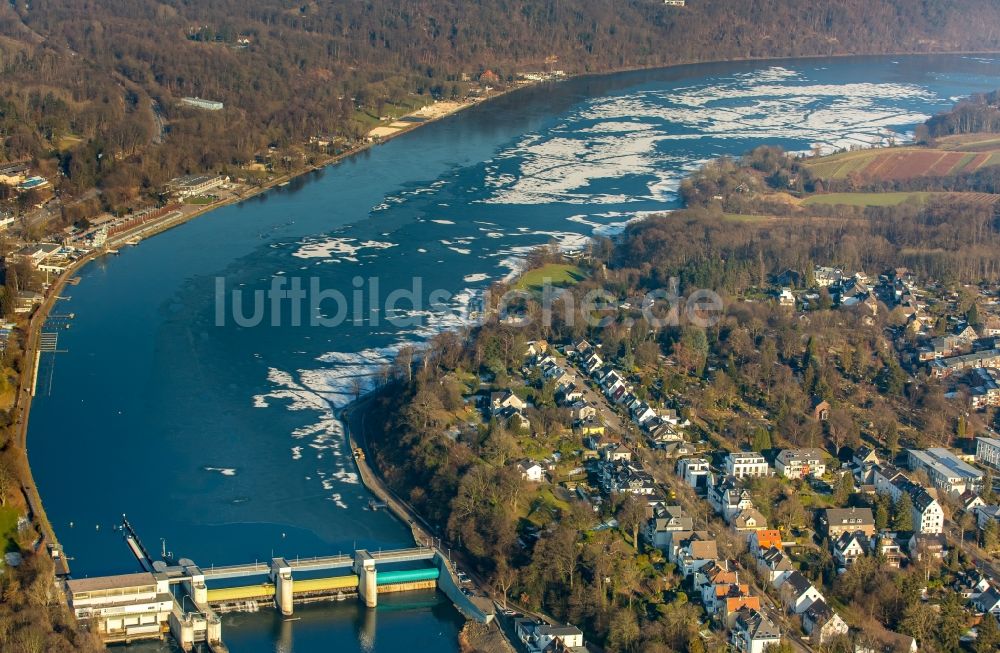 Luftaufnahme Essen - Staustufe am Ufer des Flußverlauf der Ruhr im Ortsteil Stadtbezirke IX in Essen im Bundesland Nordrhein-Westfalen