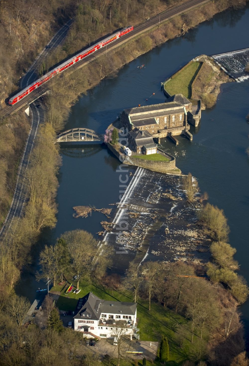 Luftaufnahme Witten - Staustufe am Ufer des Flußverlauf der Ruhr in Witten im Bundesland Nordrhein-Westfalen