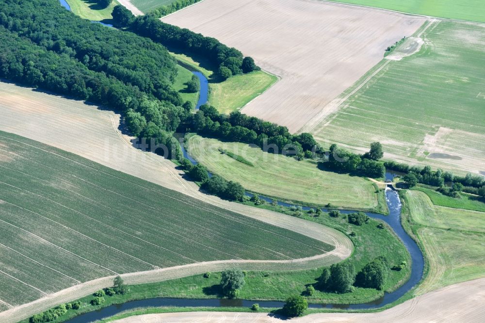 Luftbild Neuburg - Staustufe / Wehr am Ufer der Müritz-Elde Wasserstraße in Neuburg im Bundesland Mecklenburg-Vorpommern, Deutschland