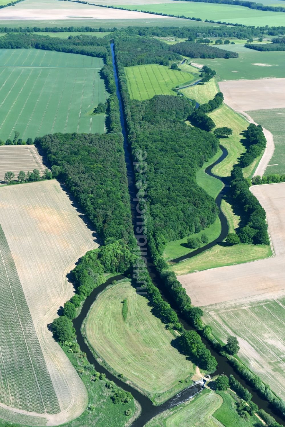 Luftaufnahme Neuburg - Staustufe / Wehr am Ufer der Müritz-Elde Wasserstraße in Neuburg im Bundesland Mecklenburg-Vorpommern, Deutschland