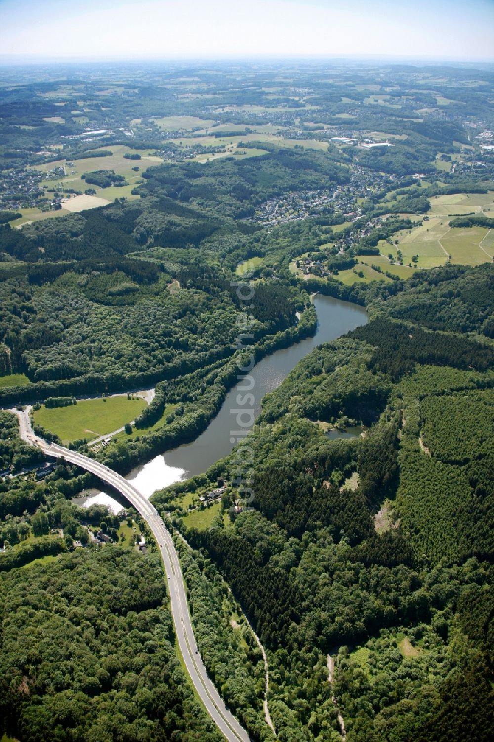 Reichshof von oben - Stauweiher Bieberstein in Reichshof im Bundesland Nordrhein-Westfalen