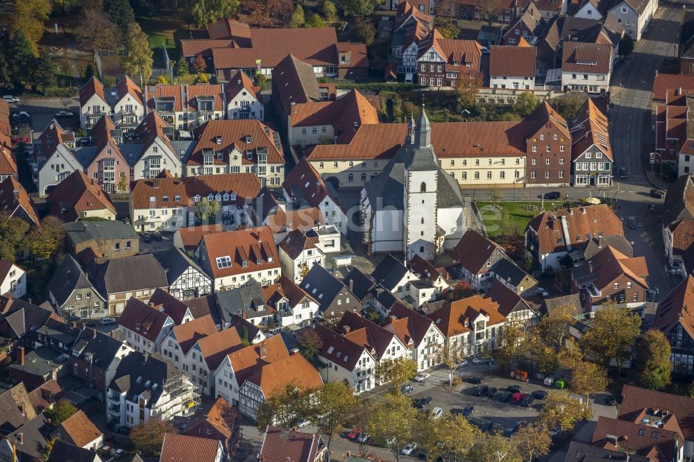 Luftaufnahme Rheda-Wiedenbrück - St.Egidius Kirche und Franziskanerkloster Wiedenbrück in Rheda-Wiedenbrück im Bundesland Nordrhein-Westfalen