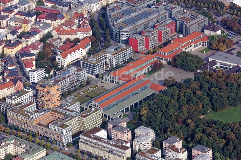 München von oben - Steidle-Wohnturm und Deutsches Museum Verkehrszentrum in München Schwanthalerhöhe im Bundesland Bayern