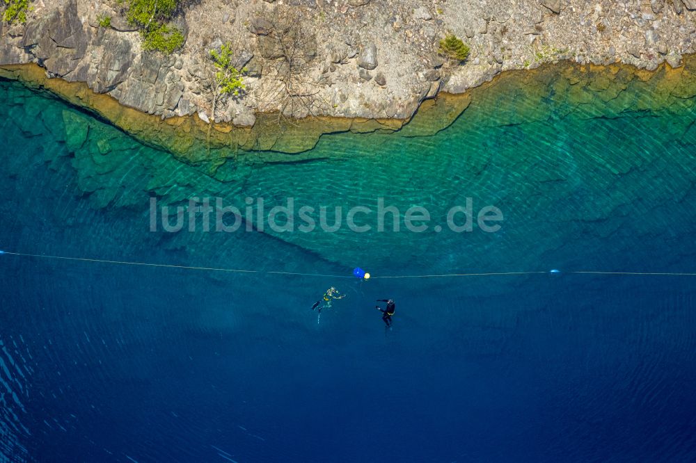 Brilon aus der Vogelperspektive: Steinbruch und Blauer Bergsee nahe dem Stadtteil Messinghausen der Stadt Brilon in Nordrhein-Westfalen