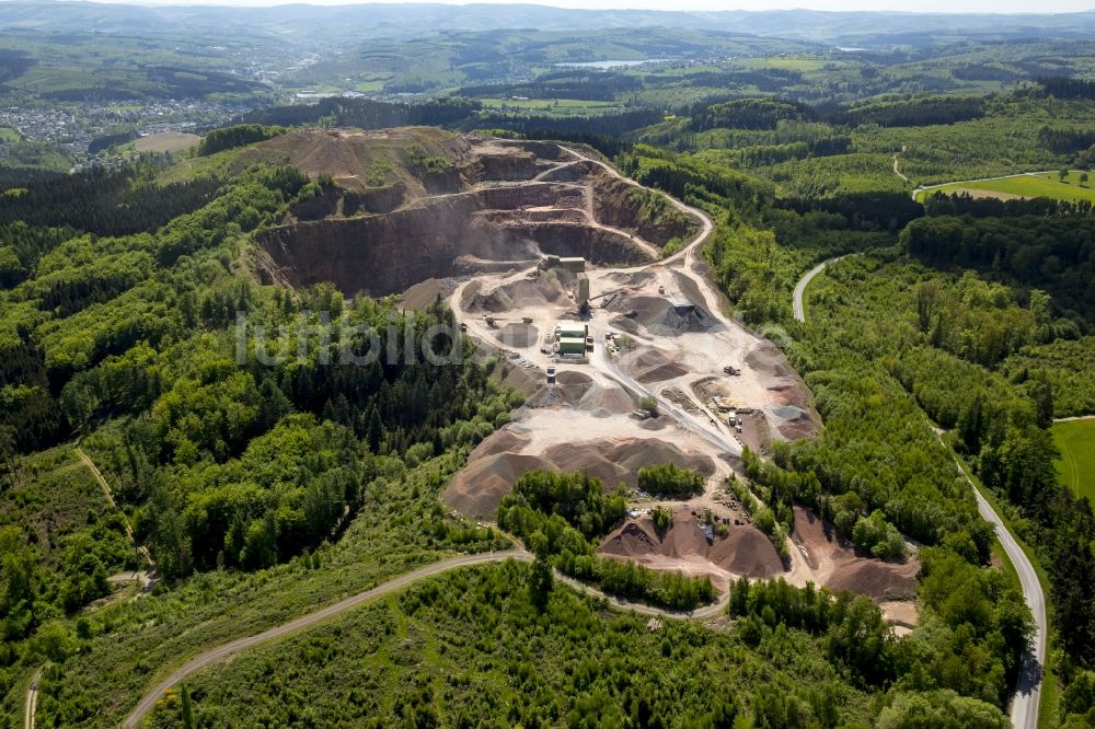 Arnsberg von oben - Steinbruch Ebel in Arnsberg im Bundesland Nordrhein-Westfalen