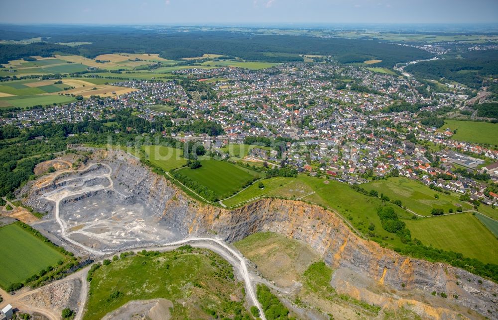 Luftbild Warstein - Steinbruch Hohe Liet zum Abbau und zur Gewinnung von Kalk in Warstein im Bundesland Nordrhein-Westfalen