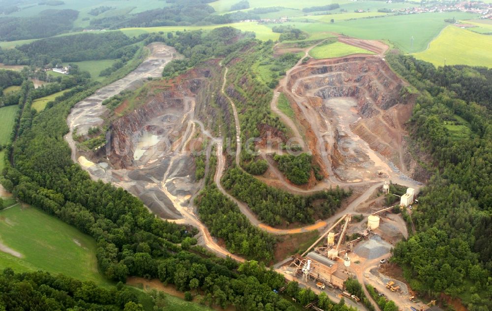 Steinsdorf OT Loitsch von oben - Steinbruch der Nordbayerische Basalt-Union GmbH bei Steinsdorf OT Loitsch in Ostthüringen im Bundesland Thüringen