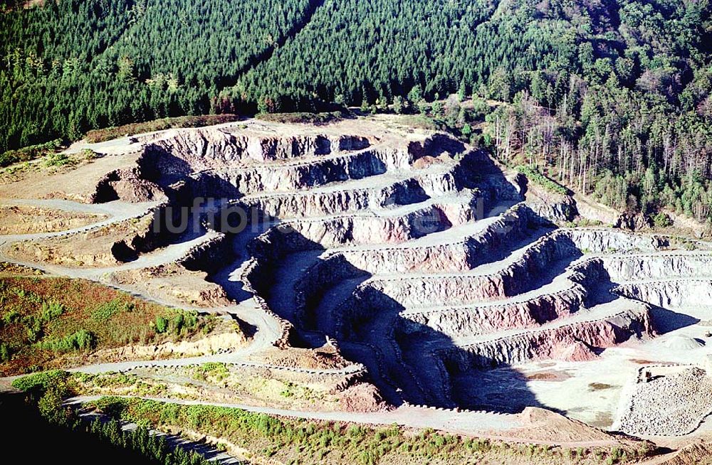 Luftaufnahme Thüringen / nördlich von Bad Salzungen - 20.09.2003 Steinbruch nördlich von Bad Salzungen/ Thüringen