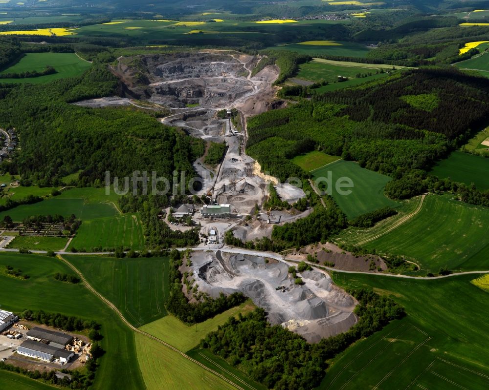 Luftaufnahme Andernach - Steinbruch im Ortsbezirk Eich in Andernach im Bundesland Rheinland-Pfalz