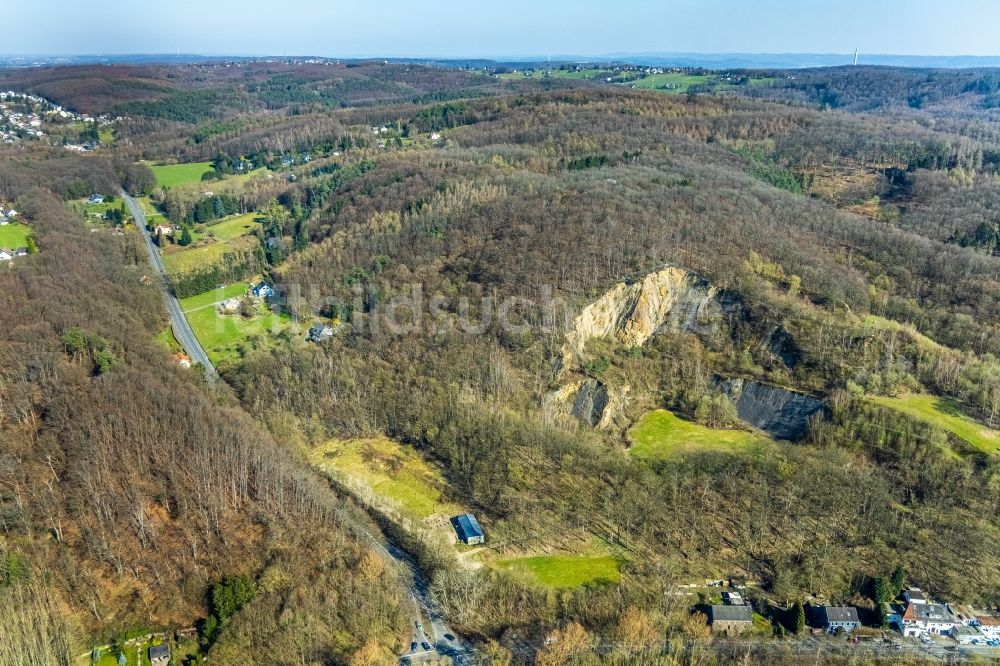 Borbach aus der Vogelperspektive: Steinbruch Rauen in Borbach im Bundesland Nordrhein-Westfalen, Deutschland