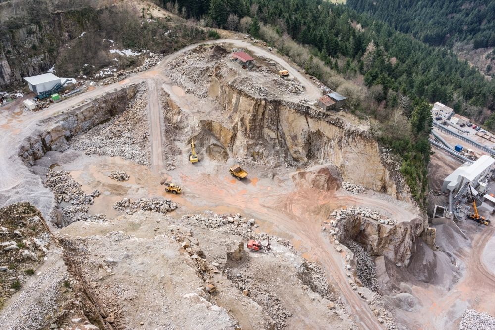 Luftbild Seebach - Steinbruch zum Abbau von Granit in Seebach im Bundesland Baden-Württemberg, Deutschland