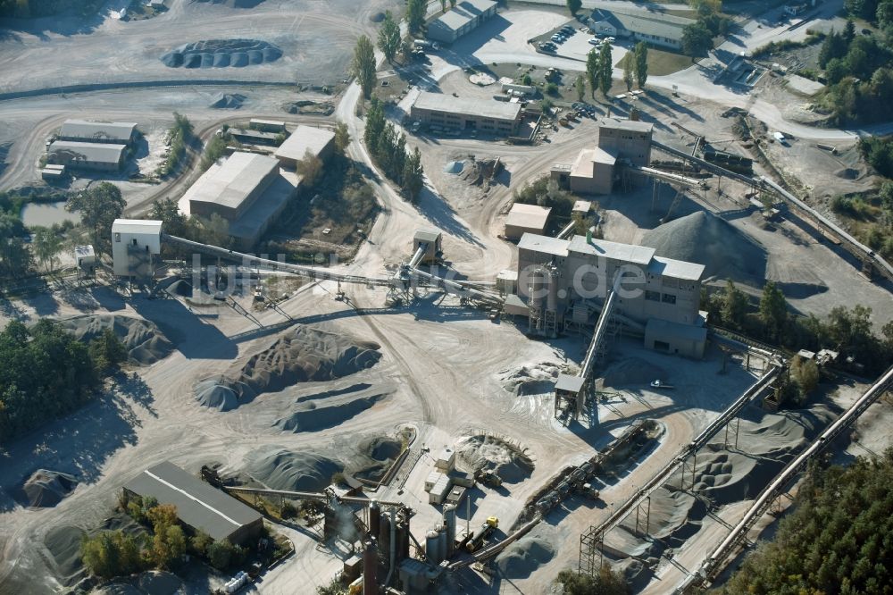 Bodendorf von oben - Steinbruch zum Abbau von Mineralien in Bodendorf im Bundesland Sachsen-Anhalt