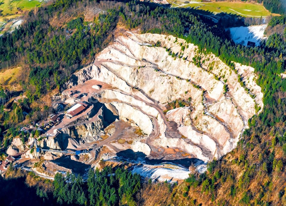 Luftbild Ottenhöfen im Schwarzwald - Steinbruch zum Abbau von Ottenhöfen in Ottenhöfen im Schwarzwald im Bundesland Baden-Württemberg, Deutschland