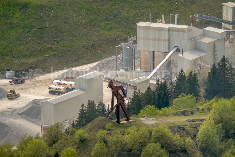 Luftbild Brilon - Steinbruch zum Abbau von der Rheinkalk Messinghausen GmbH & Co. KG in Brilon im Bundesland Nordrhein-Westfalen, Deutschland