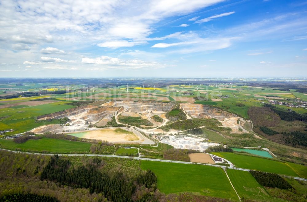 Luftbild Brilon - Steinbruch zum Abbau von der Rheinkalk Messinghausen GmbH & Co. KG in Brilon im Bundesland Nordrhein-Westfalen, Deutschland