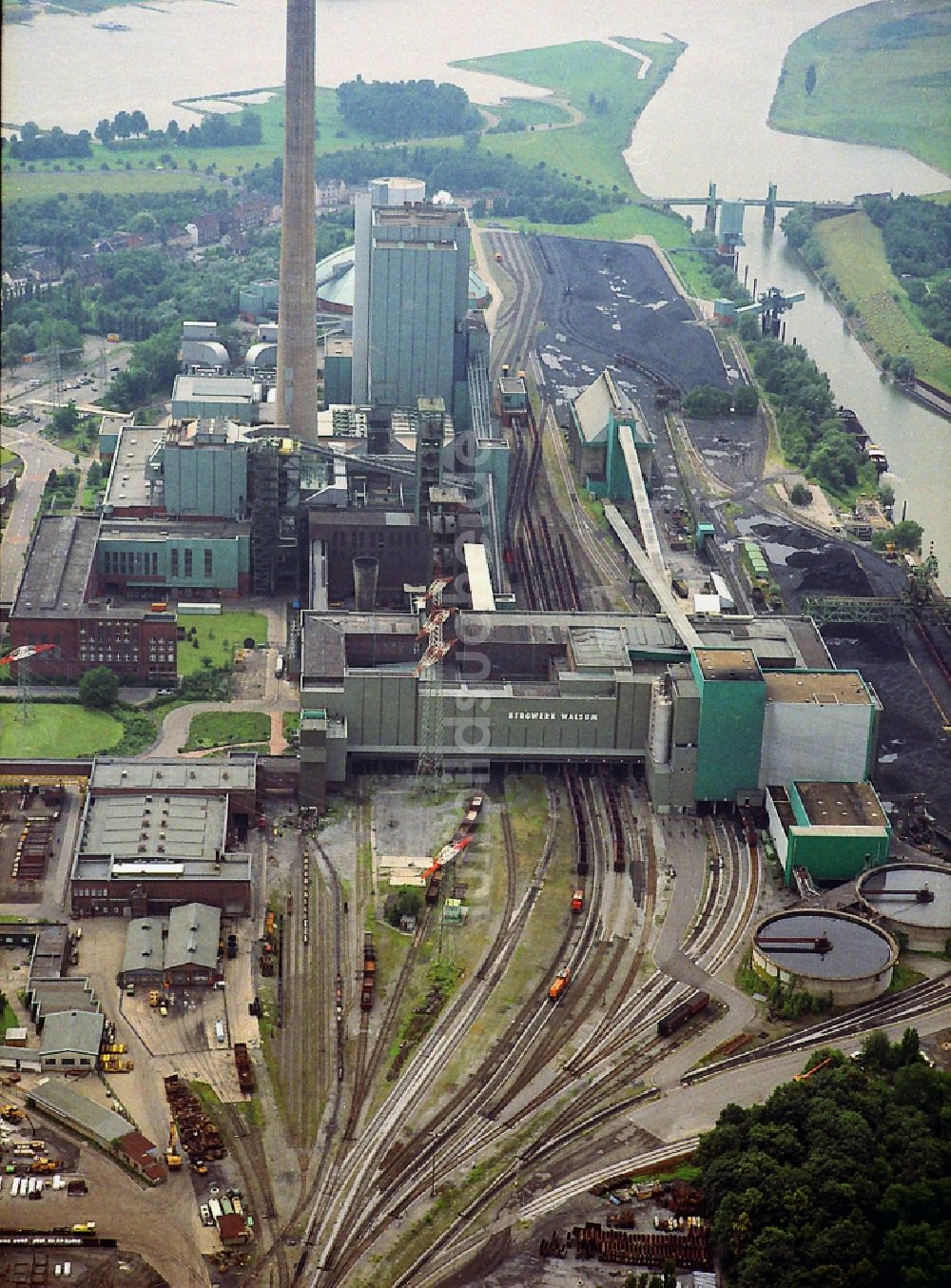 Luftaufnahme Duisburg Walsum - Steinkohleheizkraftwerk Walsum im Ortsteil Walsum in Duisburg im Bundeland Nordrhein-Westfalen