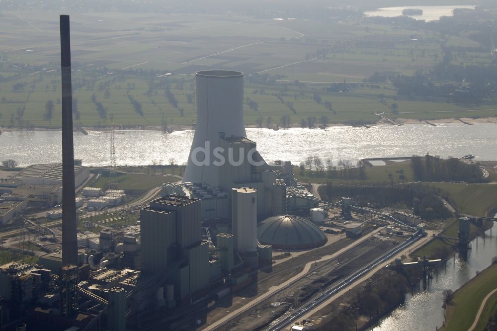 Luftaufnahme Duisburg Walsum - Steinkohlekraftwerk Walsum am Ufer des Rhein in Duisburg im Bundesland Nordrhein-Westfalen