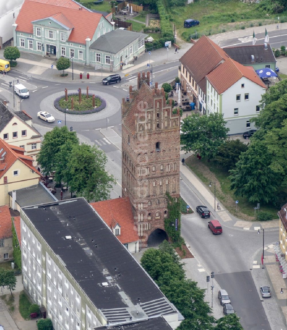 Anklam aus der Vogelperspektive: Steintor in Anklam im Bundesland Mecklenburg-Vorpommern, Deutschland