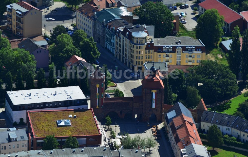 Luftbild Bernau - Steintor mit dem Hungerturm von Bernau in Brandenburg