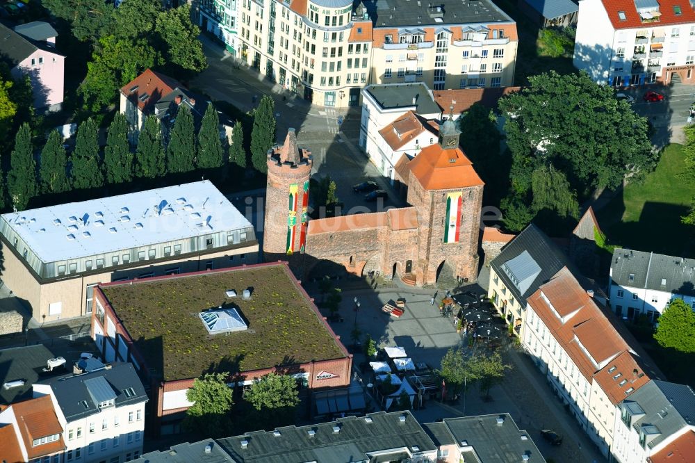 Bernau von oben - Steintor an der Hussitenstraße in Bernau im Bundesland Brandenburg, Deutschland