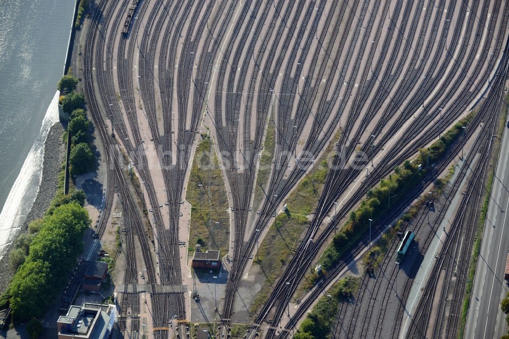 Luftbild Hamburg - Stellwerk Rangierbahnhof Hafenbahnhof Hamburg-Süd in Hamburg-Mitte / Kleiner Grasbrook